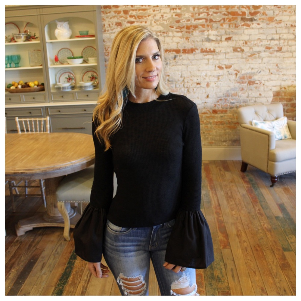 ✨LAST✨Black soft knit top with bell cuff - Picture 3 of 5